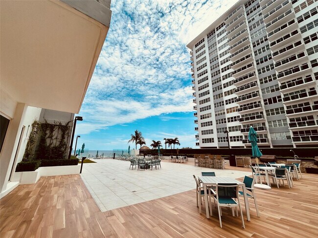 Building Photo - 3750 Galt Ocean Dr