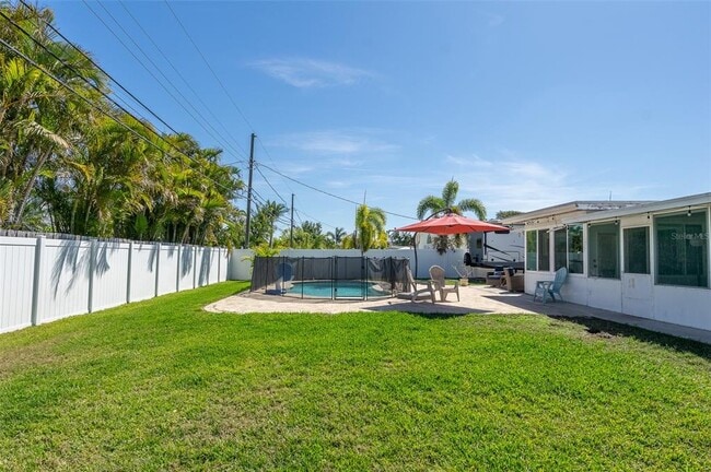 Building Photo - 731 44th Ave NE