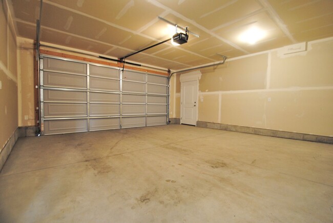 Building Photo - 556 N 275 E