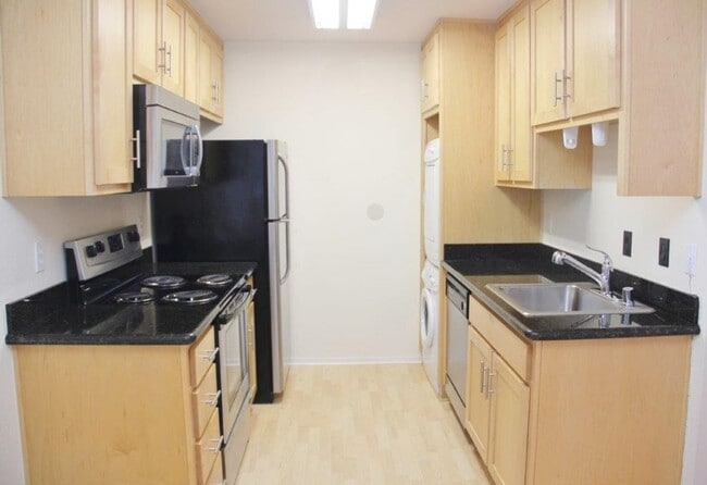 Building Photo - Ground Floor 1 bedroom 1 bath Condo in Benicia Highlands