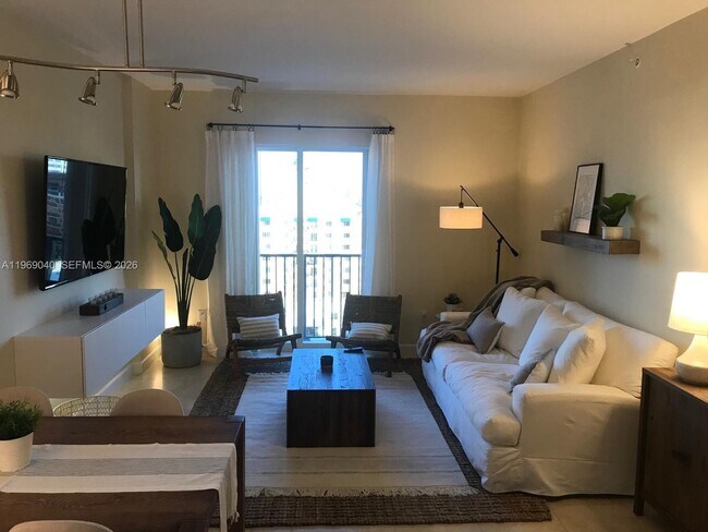 Building Photo - 10 Aragon Ave