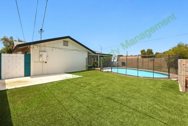 Building Photo - Charming Ranch-Style Home on a Corner Lot ...