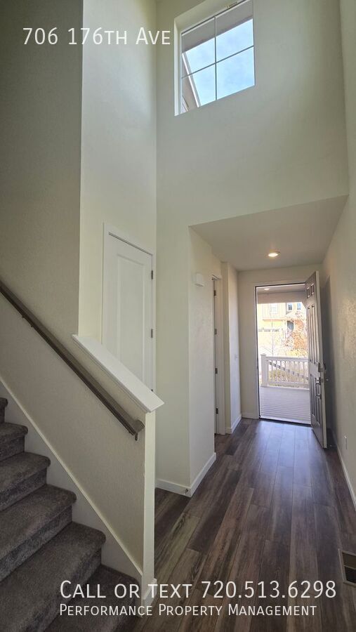 Building Photo - 706 176th Ave