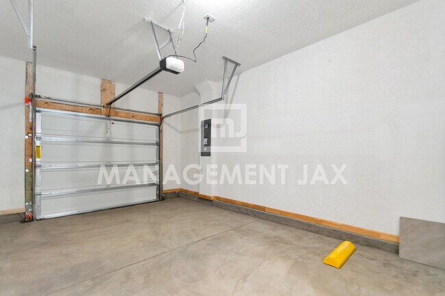 Building Photo - 4002 Bay Hawk Ct