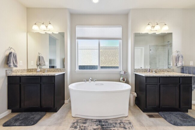 Building Photo - Check out this fantastic home nestled in the highly desirable Candelas community - Available Sept...