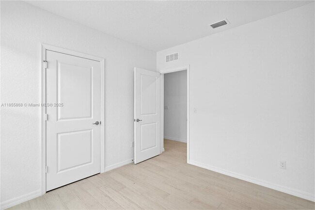 Building Photo - 5025 Armina Pl