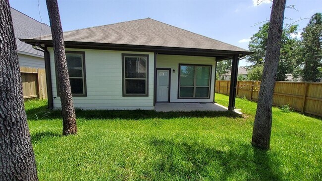 Building Photo - 305 Rise Ln