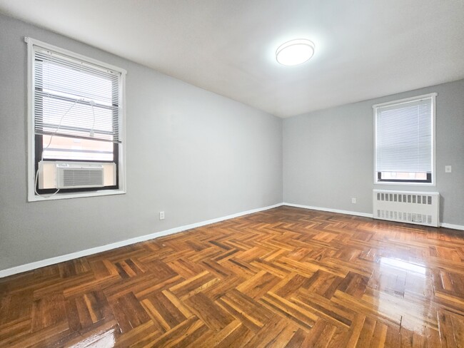 Building Photo - 525-527 Riverdale Avenue