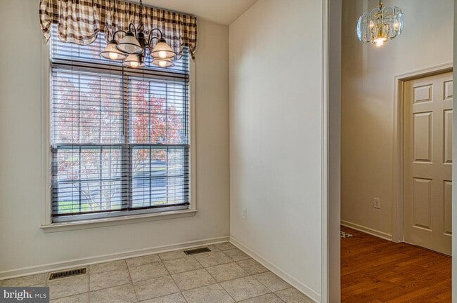 Building Photo - 1802 Schindler Dr