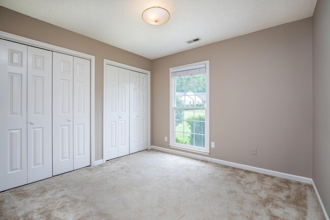 Building Photo - Nice Home in Fletcher!