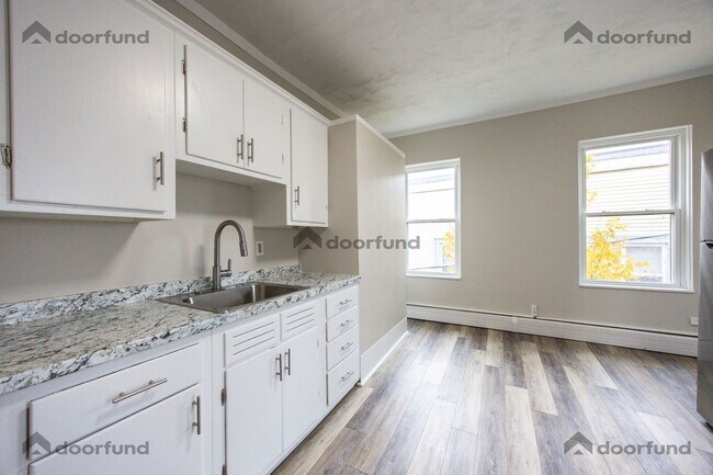 Building Photo - 3 Lyman St