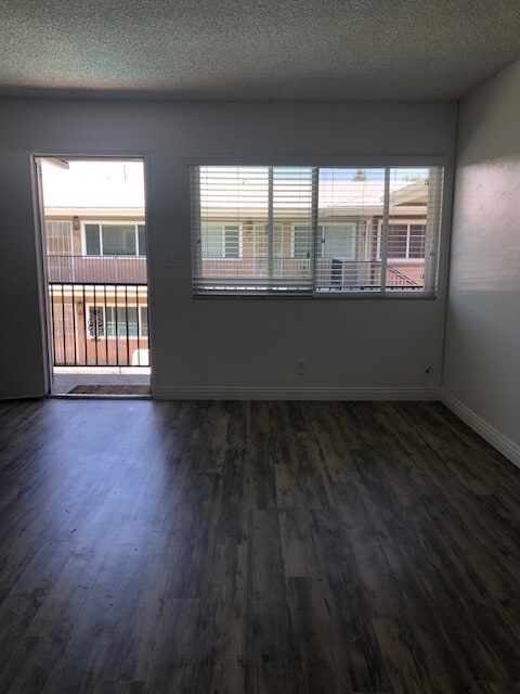Building Photo - Spacious Beautiful North Park 1 Bed / 1 Bath with Pool