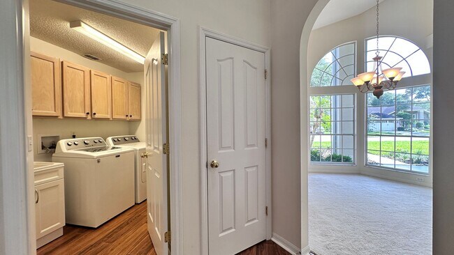 Building Photo - 7468 Aprelle Dr