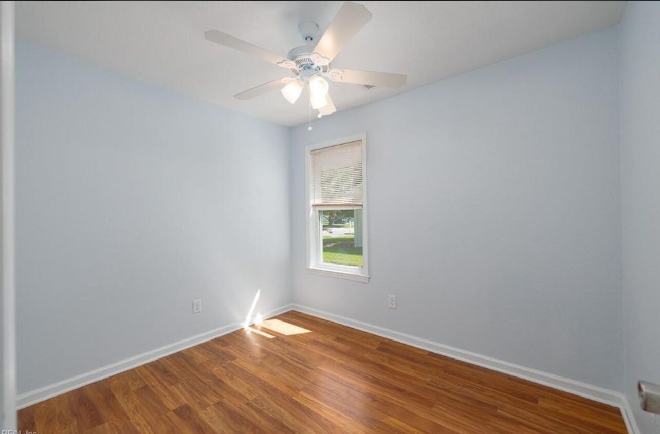 Building Photo - 1307 Eaglewood Dr