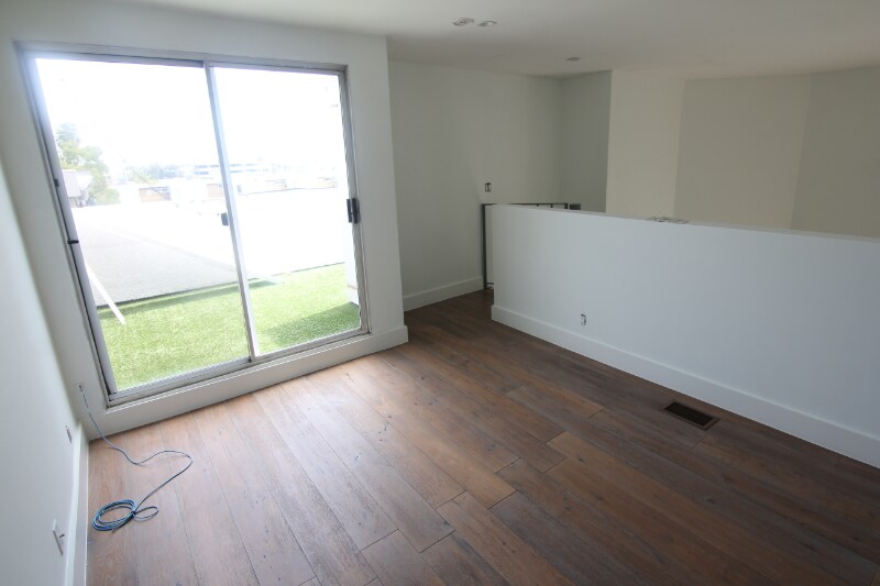 Building Photo - 884 Palm Ave