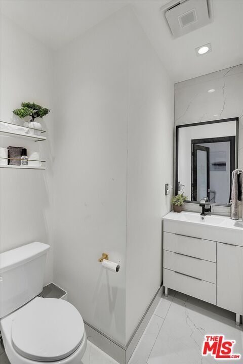 Building Photo - 11364 Sunset Blvd