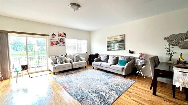 Building Photo - 116 Pepin Pl