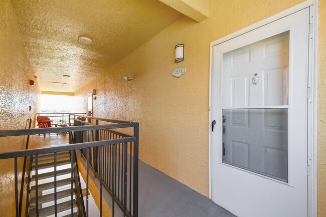 Building Photo - 2231 Vista Cove Rd