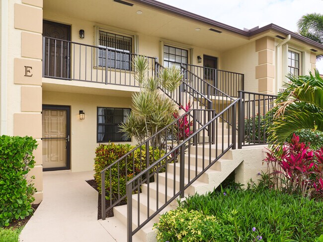 Building Photo - 1101 Pinecrest Cir