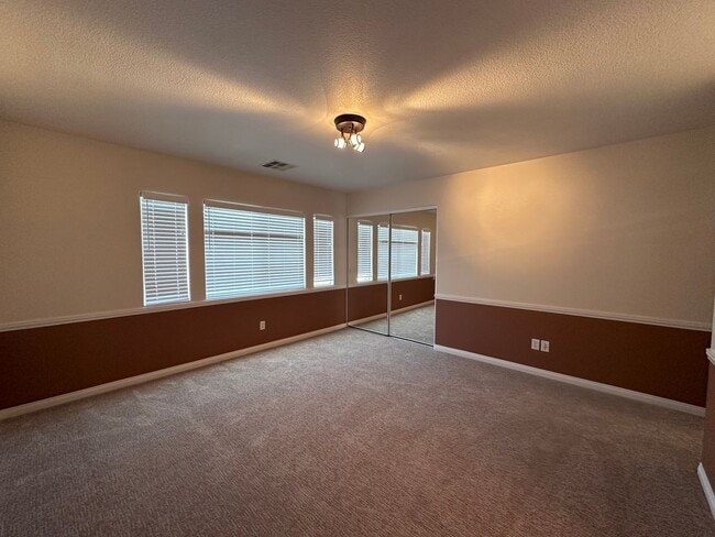 Building Photo - Summerlin Beauty