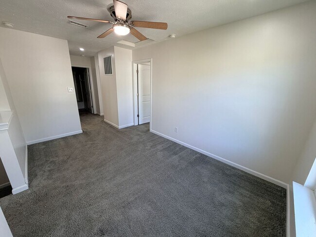 Building Photo - 1008 Balto Dr