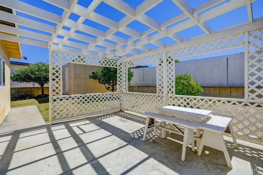 Building Photo - 6435 Bullock Dr