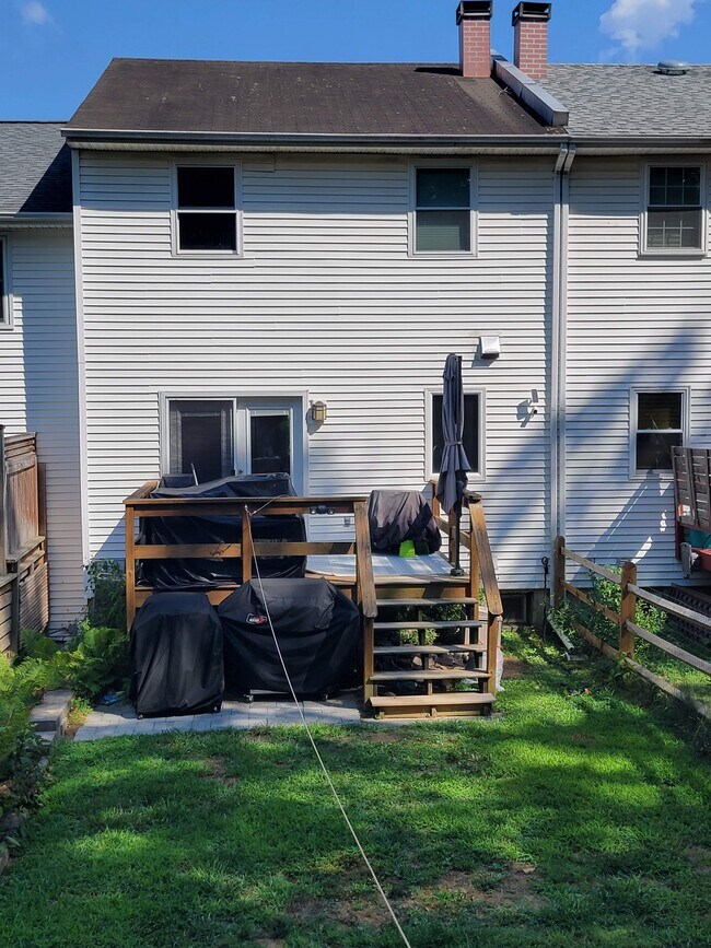 Deck - 555 Coventry Lane