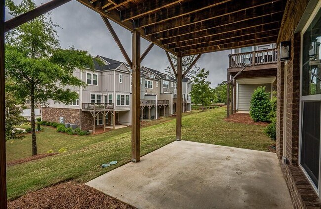 Building Photo - 845 Atwood Ln