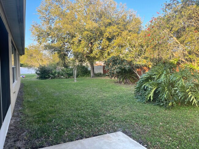 Building Photo - 6 Prince Patric Ln