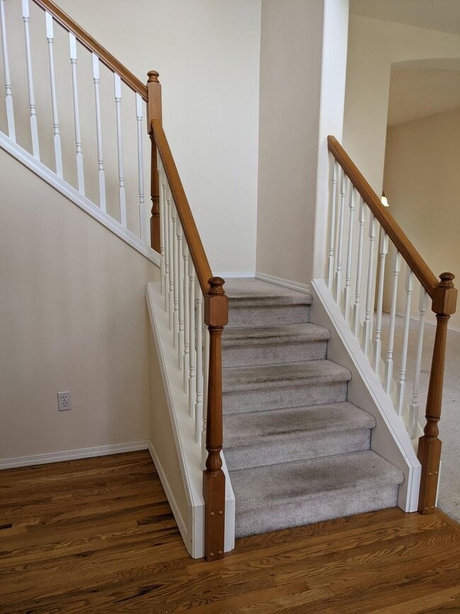 Building Photo - Woodinville Duvall Road. 4 bed. +den. 2.5 ...