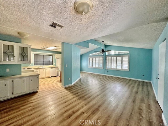 Building Photo - 2230 Lake Park Dr