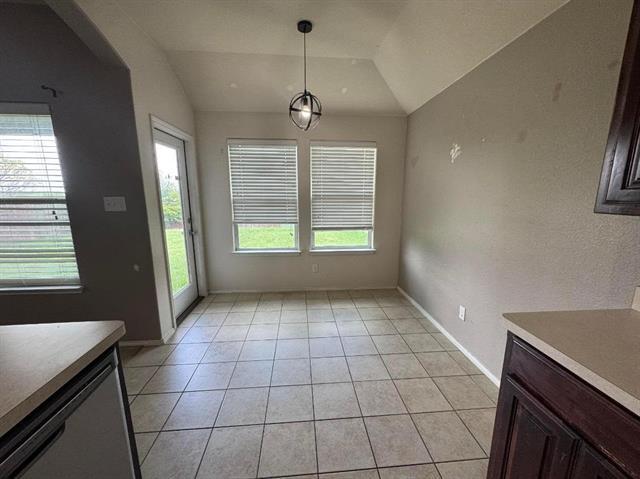 Building Photo - 10317 Manhassett Dr