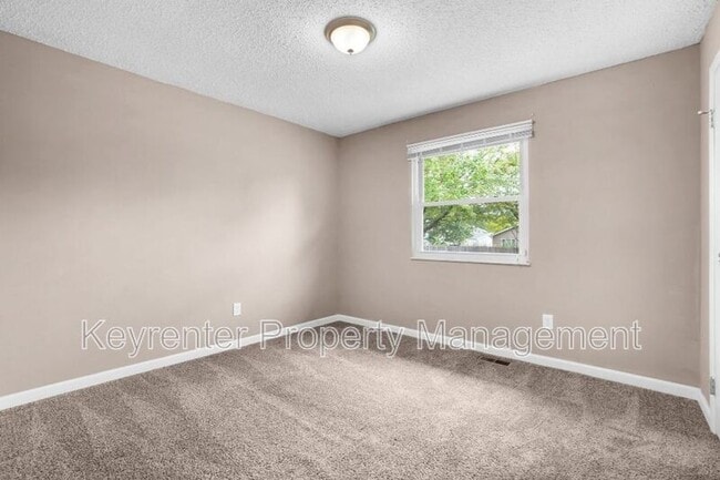 Building Photo - 15593 Fox Plains Dr