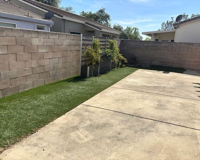 Building Photo - 55+ Folsom Gated Community-2/2 (WOW)!  Please see full ad for viewings!