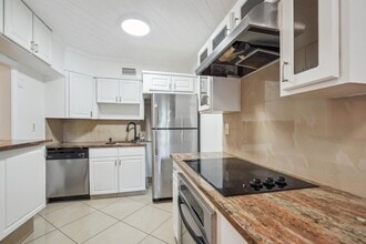 Building Photo - 2878 Donnelly Dr