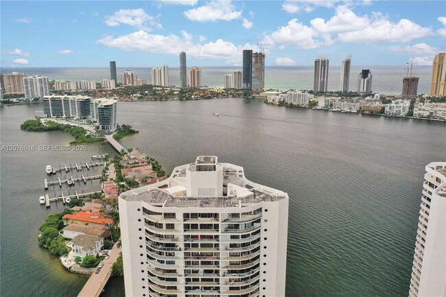 Building Photo - 4000 Island Blvd