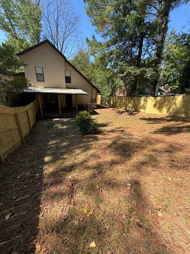 Building Photo - 625 Mercer Dr