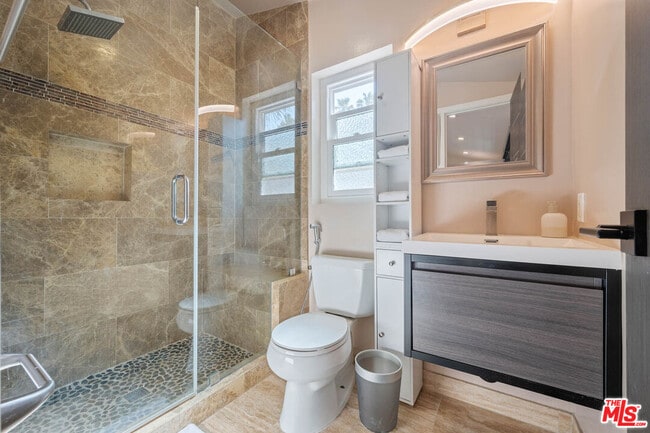 Building Photo - 20412 Oxnard St