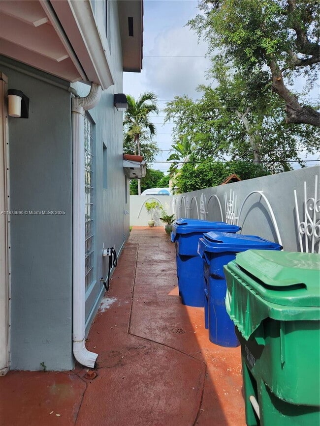 Building Photo - 3620 SW 106th Ave