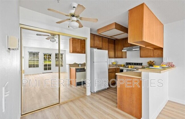 Building Photo - 18242 Parkview Ln