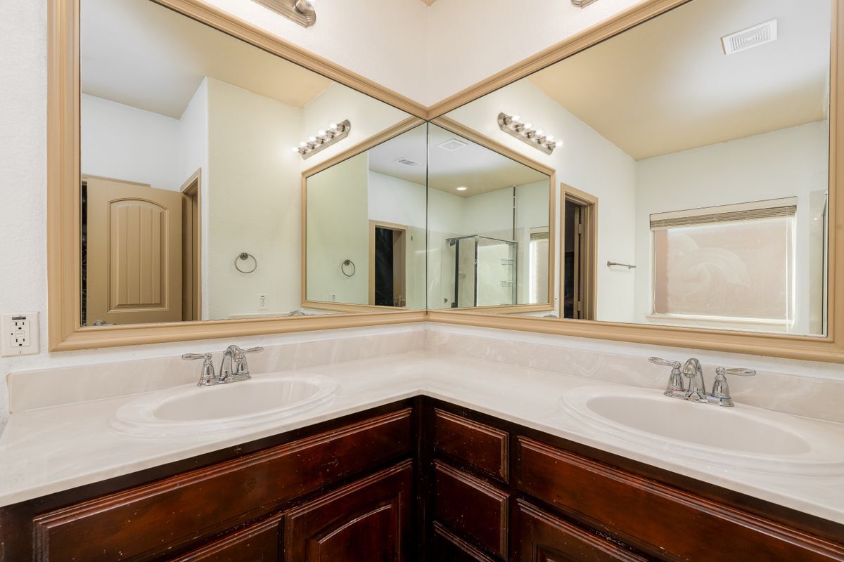 Building Photo - 4505 Shagbark Dr