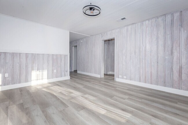 Building Photo - Fully remodeled home for rent!