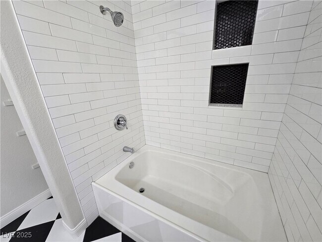 Building Photo - 7885 W Flamingo Rd