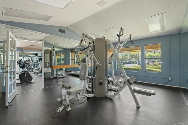 Building Photo - Conveniently Located - Available Immediately!