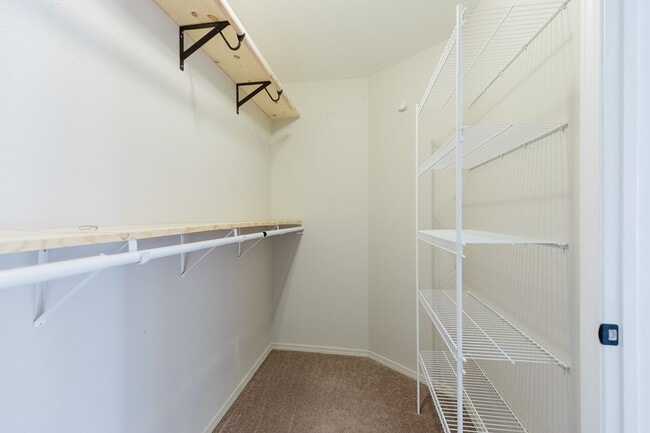 Building Photo - MOVE IN SPECIAL: $500 off the First Month ...