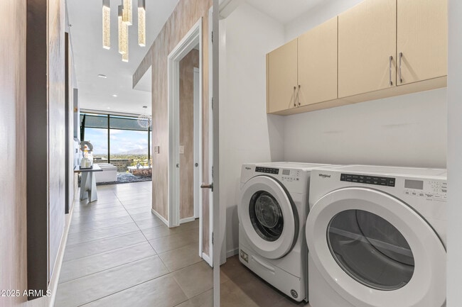 Building Photo - 7180 E Kierland Blvd