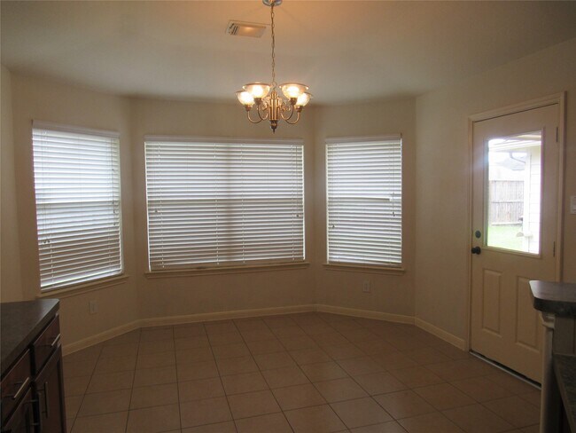 Building Photo - 2611 Colony Haven Cir