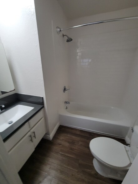 Building Photo - 4124 N Eagle Rock Blvd