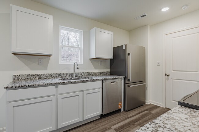 Building Photo - 141 Red Hawk Dr