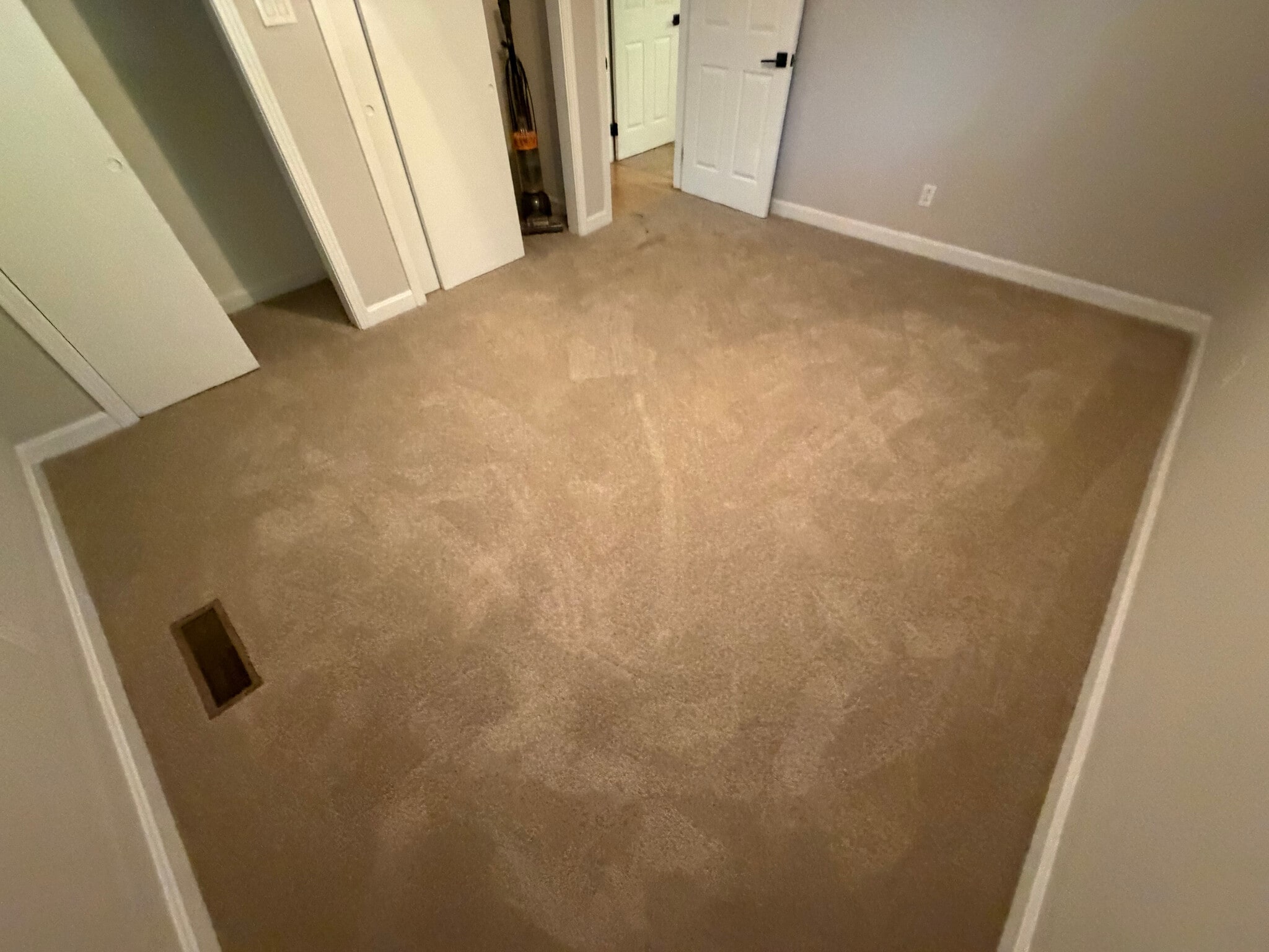 Building Photo - Room in House on Cox Mill Rd